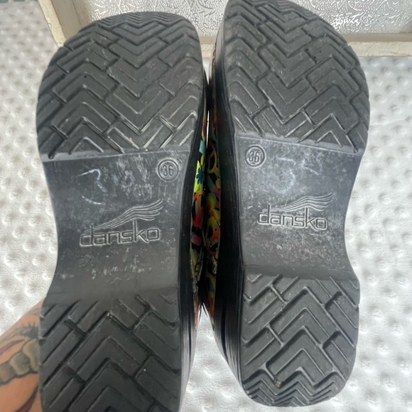 Dansko Floral Patent Professional Slip On Clogs Size 36 GUC - Picture 7 of 9